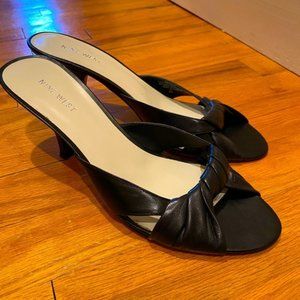 Nine West Roussyr Black Slides